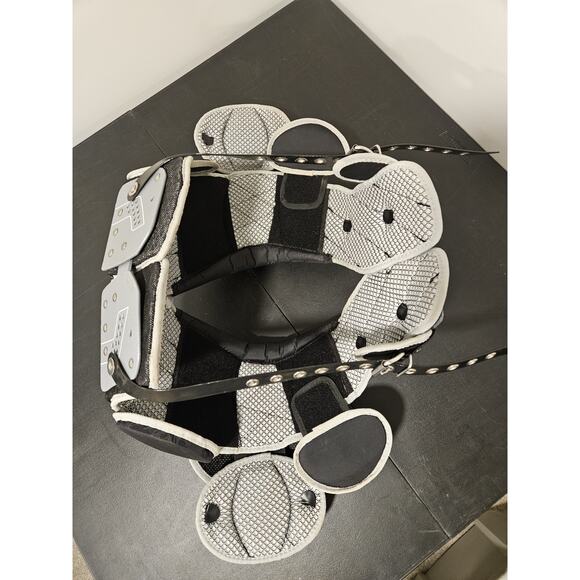 Schutt XV Flux Skill Shoulder Pads Size L (18-19") - Picture 4 of 6